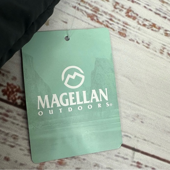 Magellan Outdoors Men's size Medium Black Campfire Quilted Vest NEW - Picture 7 of 11